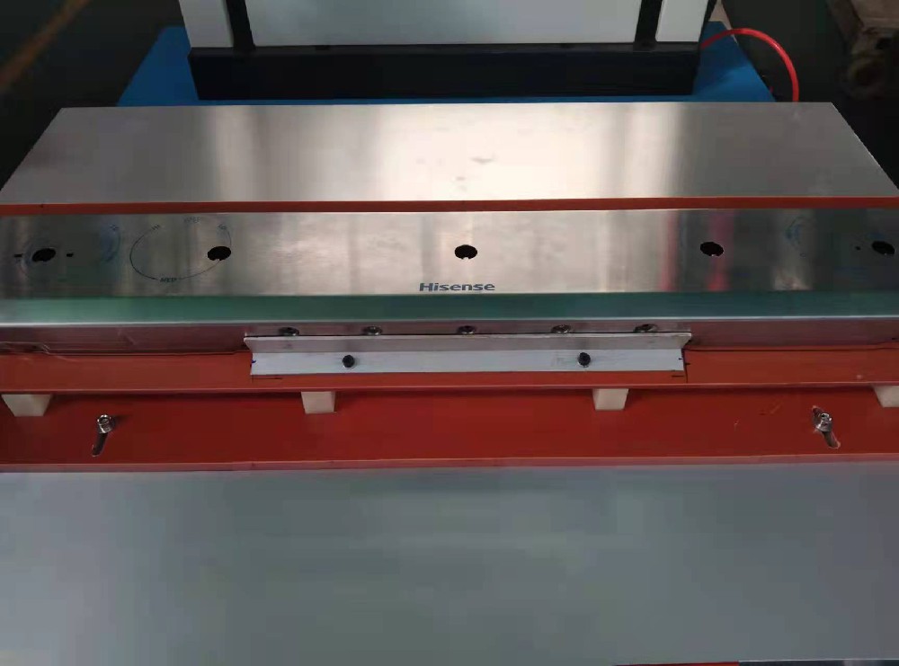 海信家電鈑金平麵絲印機視（shì）頻